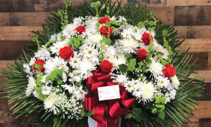 GREEN, WHITE AND RED STANDARD BASKET