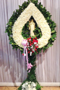 WHITE CARNATION TEAR DROP WREATH WITH STATUE